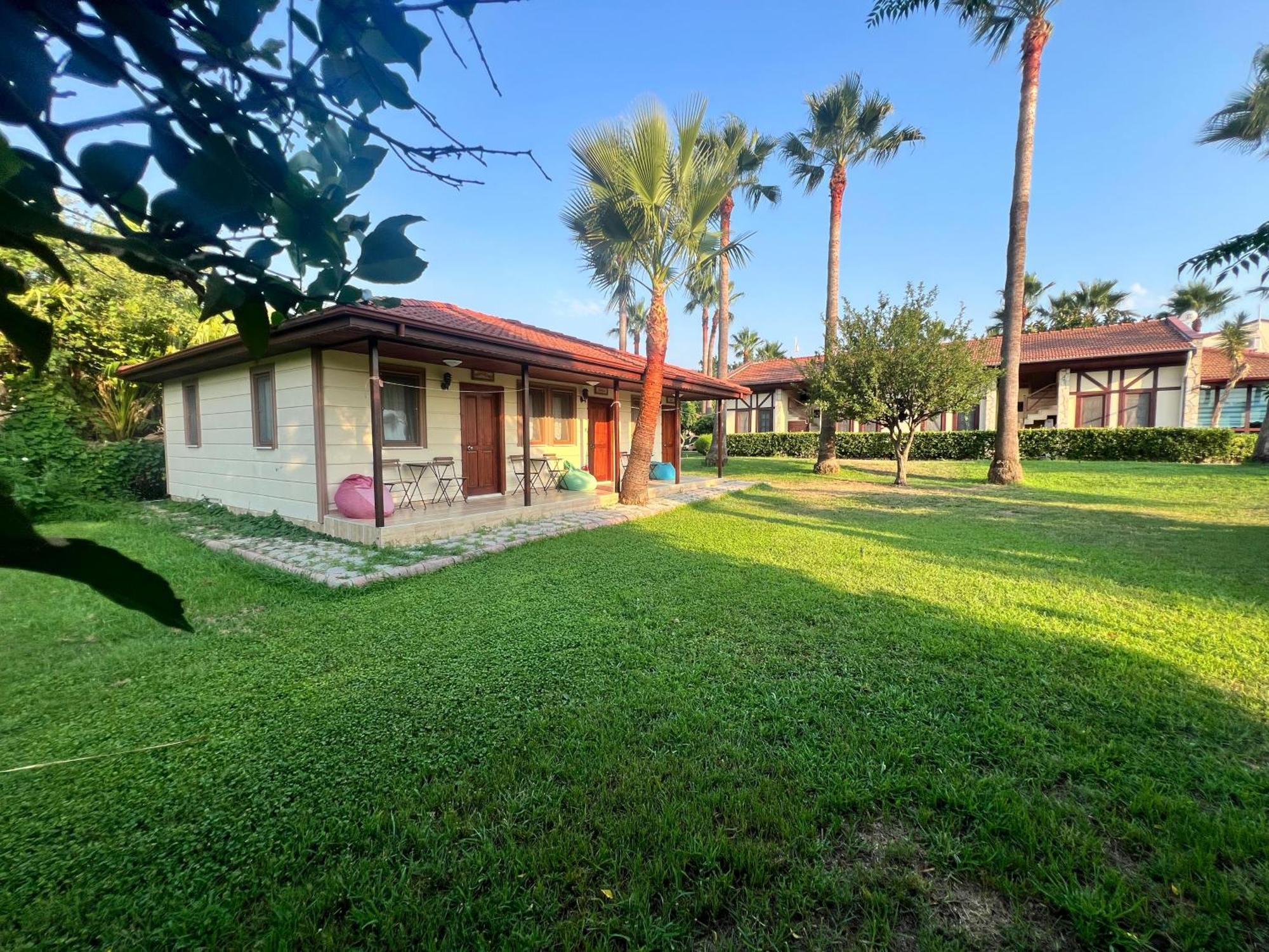 Grenadine Lodge داليان المظهر الخارجي الصورة